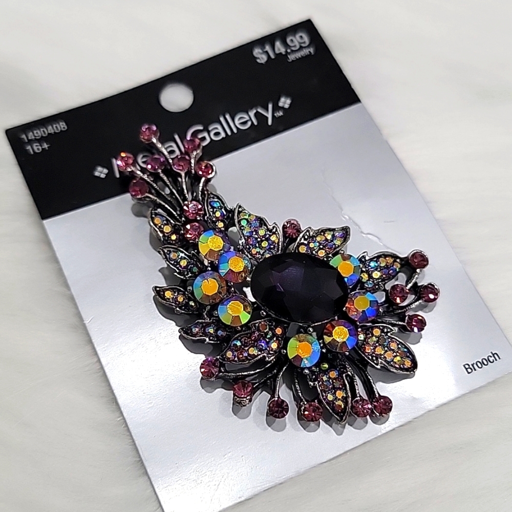 Metal Gallery Brooch